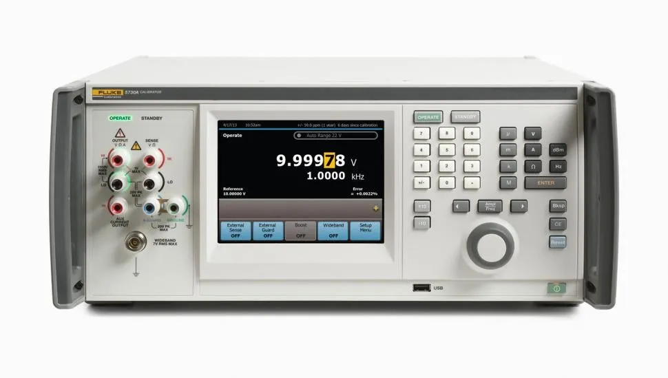 Calibrador Multifunção de Alto Desempenho Fluke 5730A