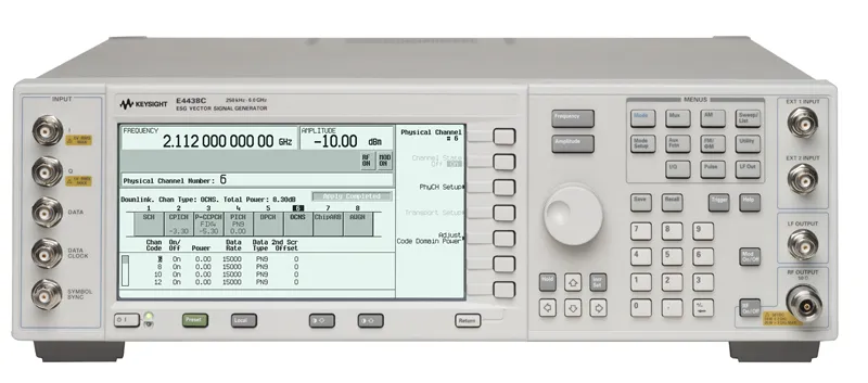 Gerador de Sinal Vetorial Keysight E4438C